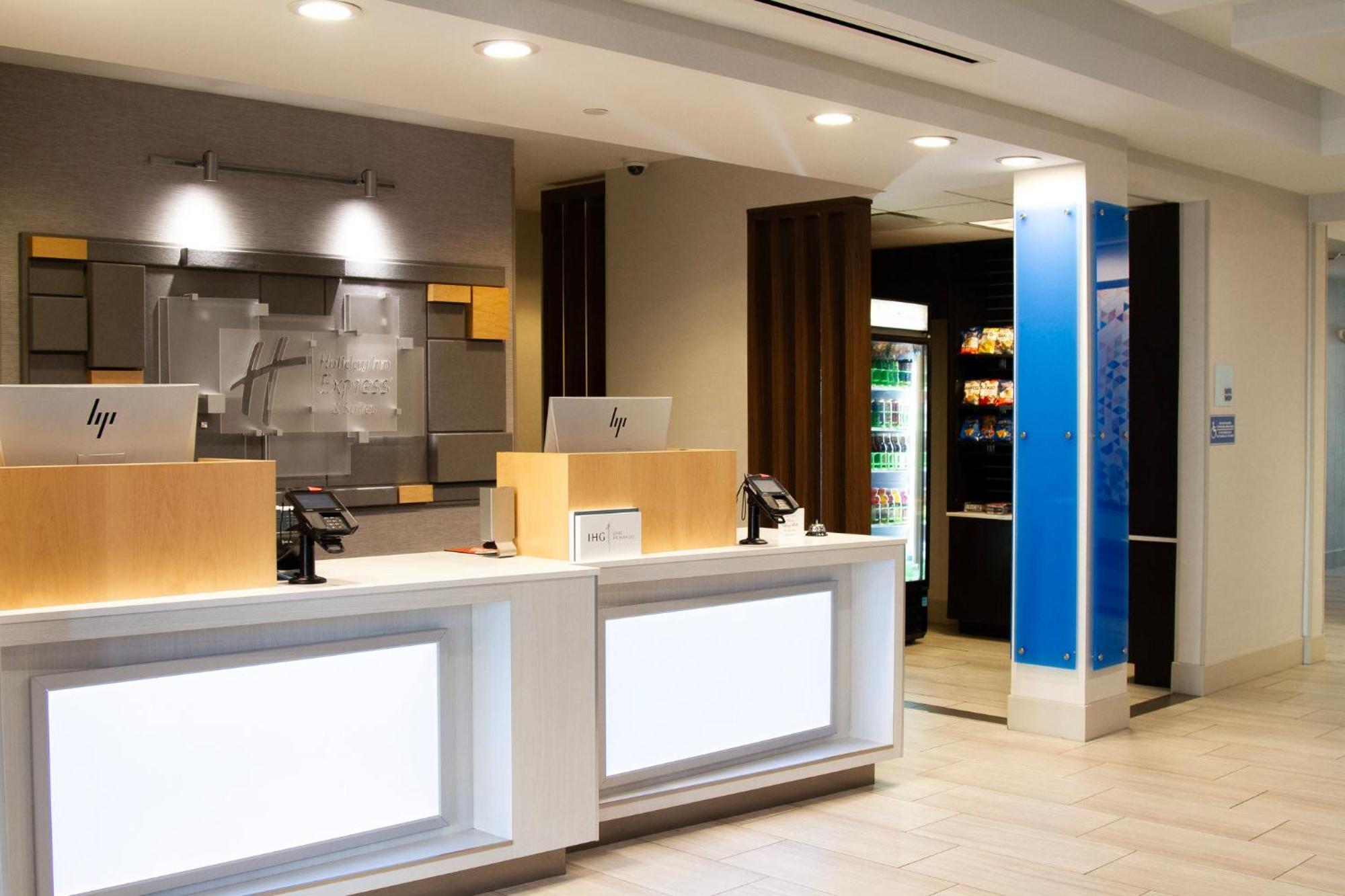 Holiday Inn Express & Suites Overland Park, An Ihg Hotel Eksteriør billede