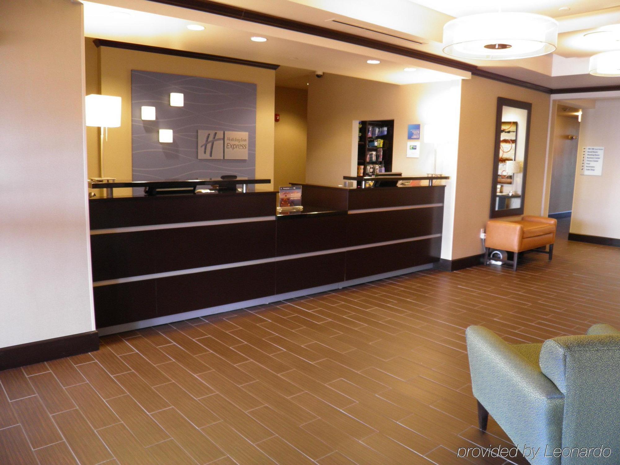 Holiday Inn Express & Suites Overland Park, An Ihg Hotel Eksteriør billede