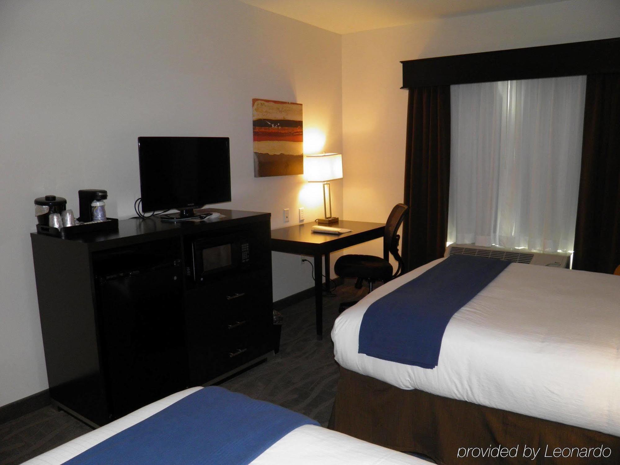 Holiday Inn Express & Suites Overland Park, An Ihg Hotel Eksteriør billede