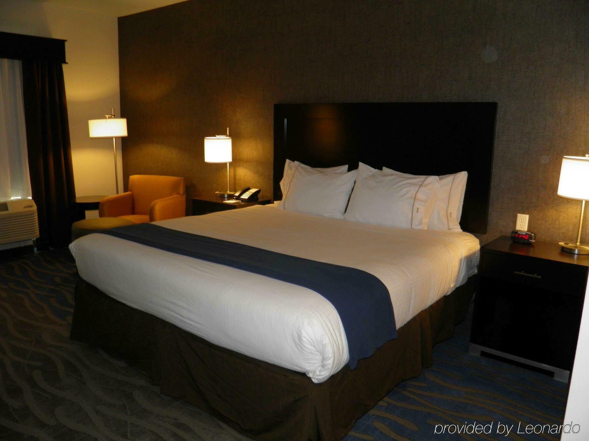 Holiday Inn Express & Suites Overland Park, An Ihg Hotel Eksteriør billede